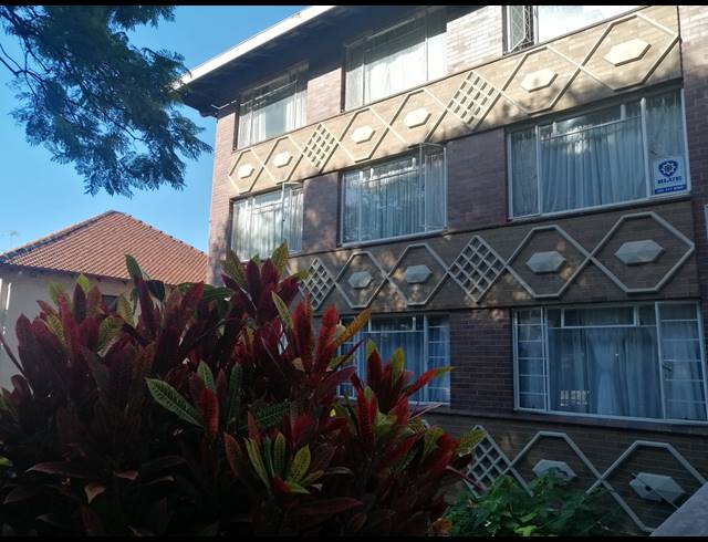 1.5 BEDROOM FLAT FOR SALE IN GLENWOOD